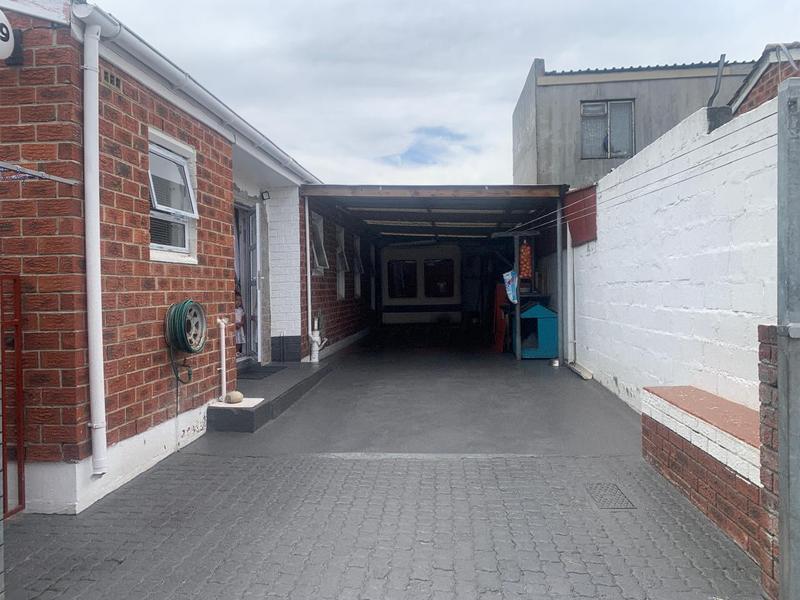 3 Bedroom Property for Sale in Lentegeur Western Cape